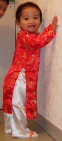 Ysaline_en_ao_dai.jpg